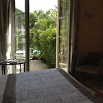 圣特罗佩巴斯蒂特酒店